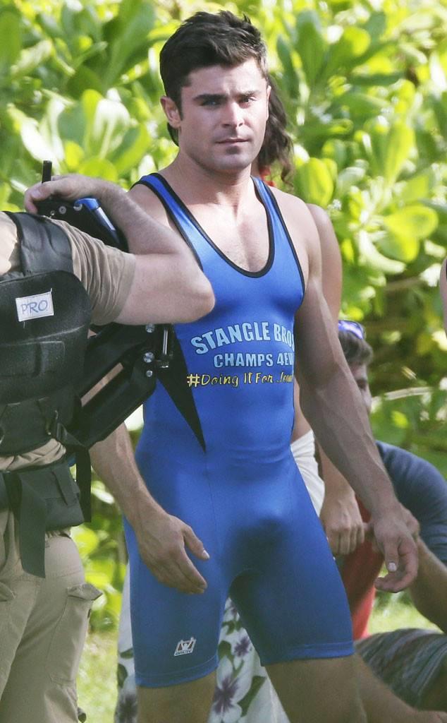 Baştan çıkaran cazibesiyle beğeni toplayan aktör Zac Efron'ın neresindeki kaslar daha etkileyici? Hangileri sert hava katıyor?