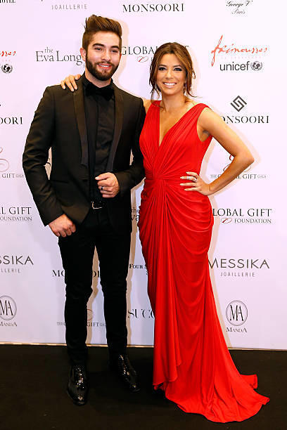 ABD'li aktör Jesse Melcalfe mi, Fransız müzisyen Kendji Girac mı beraber poz verdikleri aktrisi tavlamıştır? Kim daha cezbedici?