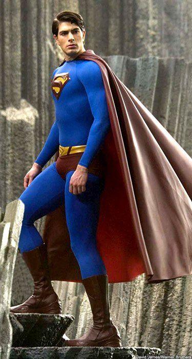 Superman karakterini oynayan bu iki aktörden hangisi, kostüm içinde daha heybetli ve maskülen duruyor? Hangi superman daha seksi?