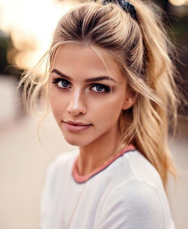Kızlara en çok yakıştırdığınız toplu saç modeli hangisi?