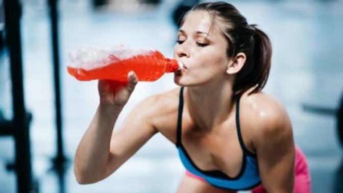 Spor yaparken enerji içecekleri tüketilmeli mi?