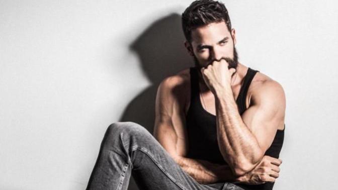 Türk aktör Furkan Palalı mı, Amerikan aktör Brant Daugherty mi dominant ve hovarda erkek profili çiziyor? Kim daha sert ve çekici?