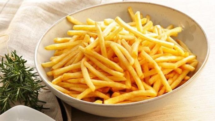 Sizce bizim ülkemizde patates kızartması sevmeyen insan var mı?