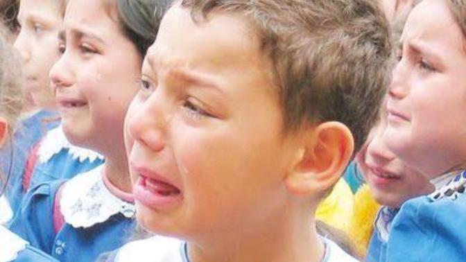 Okula giderken ağlayan çocukları nasıl rahatlatabiliriz?
