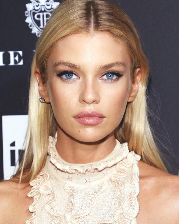 Stella Maxwell sizce güzel bir Victoria's Secret mankeni mi?