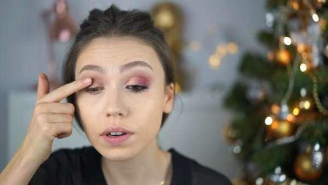 Evde sıkılınca makyaj yapıyor musunuz?