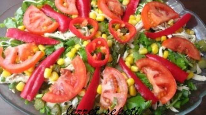 Salatanın içine daha farklı ne koyabilirim?