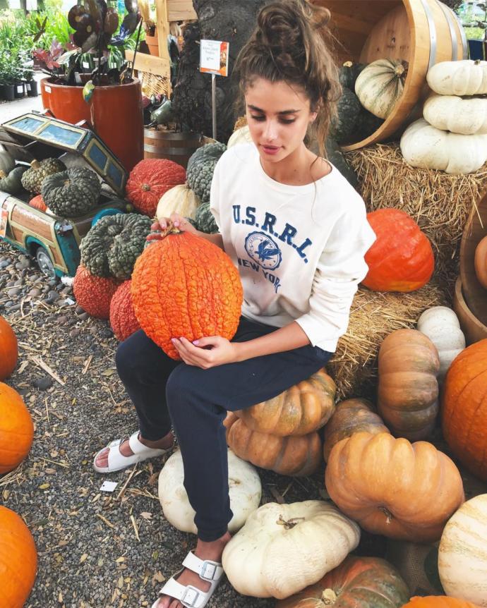 Taylor Marie Hill sizce güzel mi? Ne düşünüyorsunuz?
