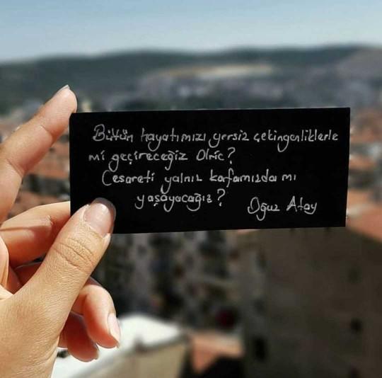 Bugün Oğuz Atay'ın doğum günü... Oğuz Atay'ı anlamak bir yana okumak dahi yorar derler insanı. Siz de öyle düşünüyor musunuz?