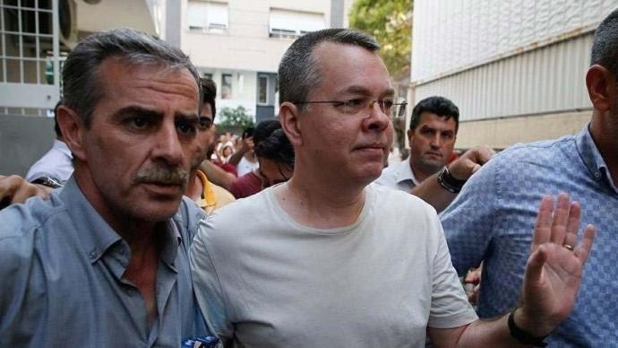 Rahip Brunson serbest kaldı.