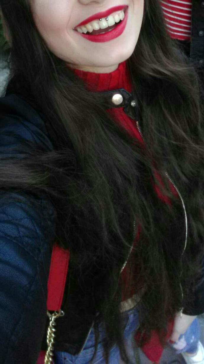 Smiley piercing sizce hoş duruyor mu 😀?