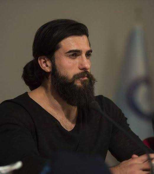 Cengiz Coşkun ve Burak Özçivit hangi oyuncular daha yakışıklı?