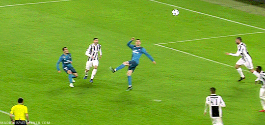 Bir futbolcu olsaydın hangi mevkide oynardın?
