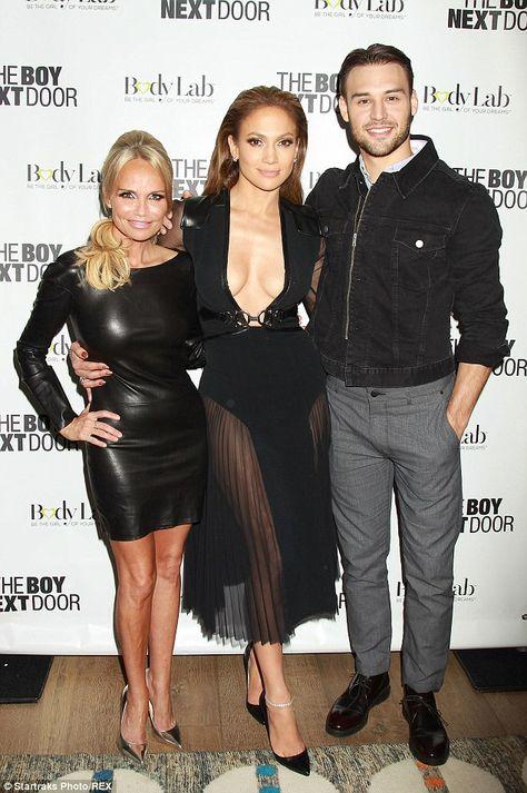 1987'li Amerikan aktör Ryan Guzman, sizce hangi özelliğiyle 1969'lu Jennifer Lopez ve 1968'li Kristin Chenoweth'i tavlamıştır?