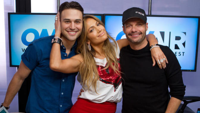 1987'li Amerikan aktör Ryan Guzman, sizce hangi özelliğiyle 1969'lu Jennifer Lopez ve 1968'li Kristin Chenoweth'i tavlamıştır?