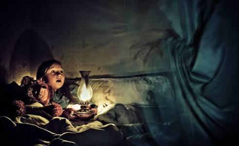 Gece ıssız bir göl kenarında tek başınıza kamp yaparmısınız?