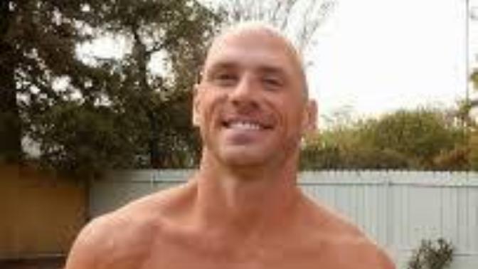 Kızlar, Eğer Johnny Sins ile asansörde kalsaydınız tepkiniz ne olurdu?