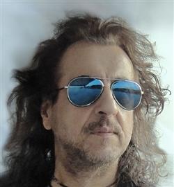Robert Plant mi? Jim Morrison mı?