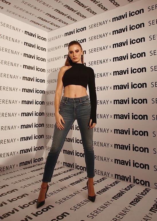 Serenay Sarıkaya Mavi Jeans’e çok yakışmıyor mu?