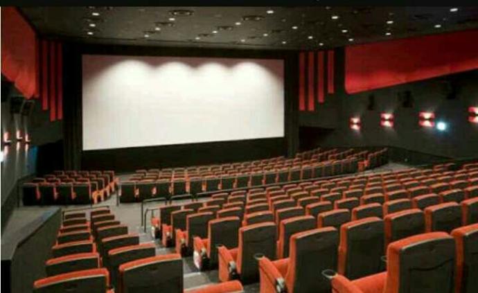 Film izlemek sinemada mı, daha keyifli yoksa evde mi?