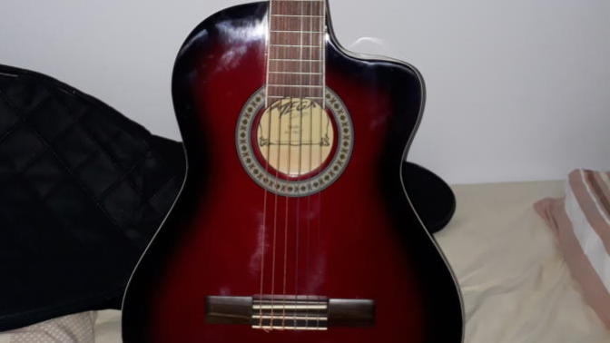 Gitardan anlayanlar bakabilir mi?