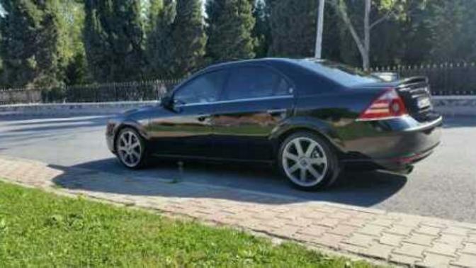 Ford Mondeo mu? Bmw 320 mi?
