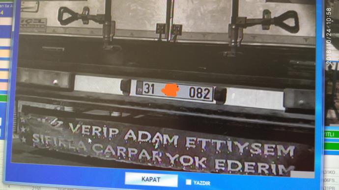 Kadınlardan kamyoncu olsa, kamyon arkası yazıları ne olurdu?