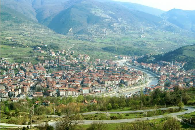 Alanya'da mı Devrek'te mi yaşamayı tercih edersiniz?