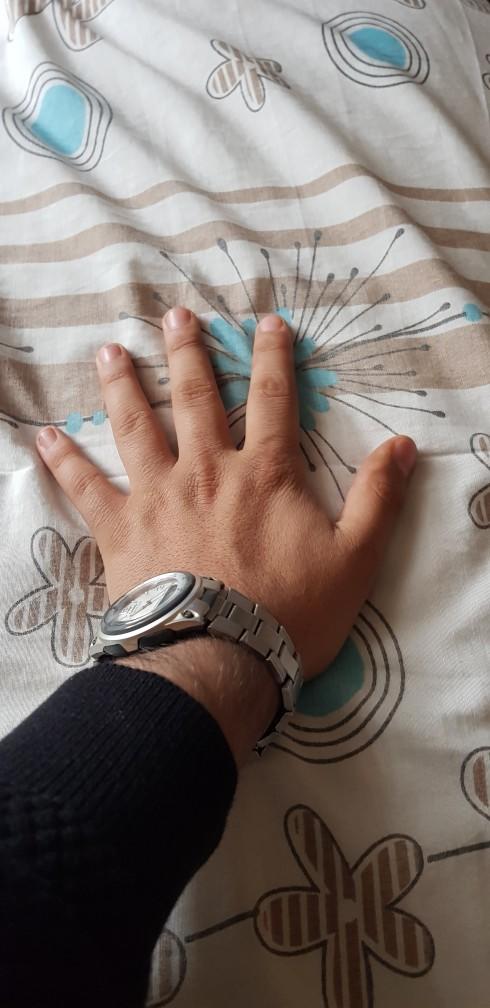 Herkes ellerimin küçük olduğunu söylüyor ellerim 1.50 boyundaki kızın ellerinden bile küçük?