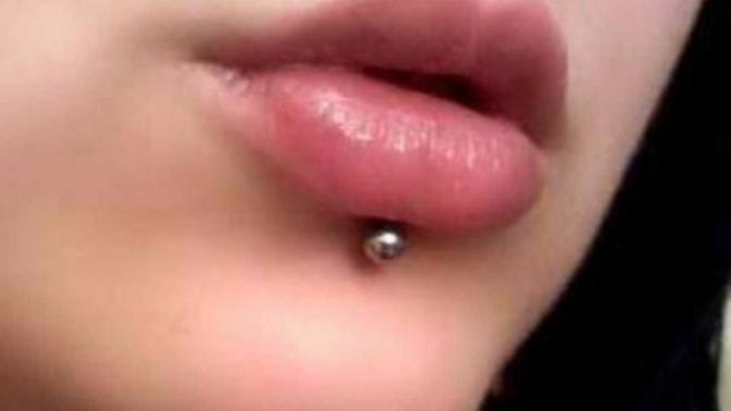Dudakta piercing nasıl sizce?