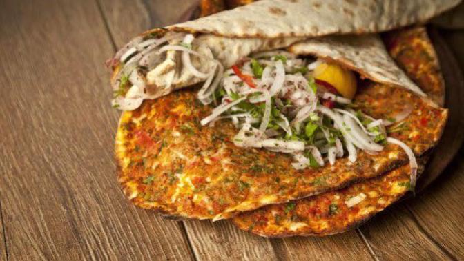 Lahmacun soğansız mı olur soğanlı mı?