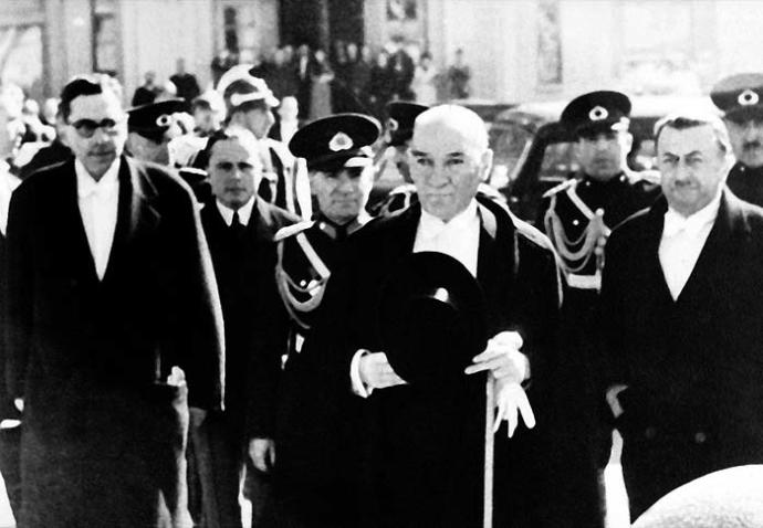 Cumhuriyetin 95inci yılında Cumhuriyete sımsıkı bağlanmanızı sağlayan nedenlerin zirvesinde hangisi var?