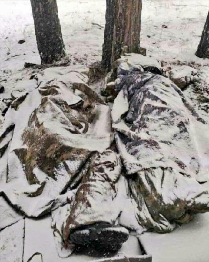 Üstü açık uyumuştur diye gece yarısı kalkıp evladının üstünü örten anneye, 