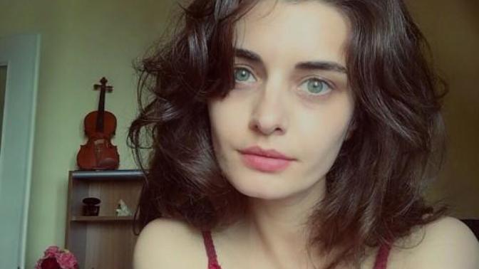 Selamlar ! Sizce Nora T. mi daha hoş ve çekici yoksa Tülin Yazkan mı?