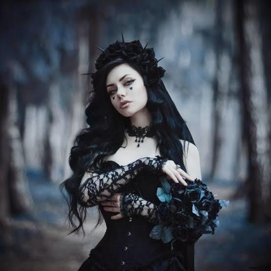 Gotik tarzı kıyafetleri ilgi çekici buluyor musunuz?