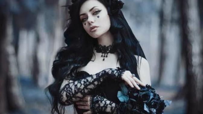 Gotik tarzı kıyafetleri ilgi çekici buluyor musunuz?