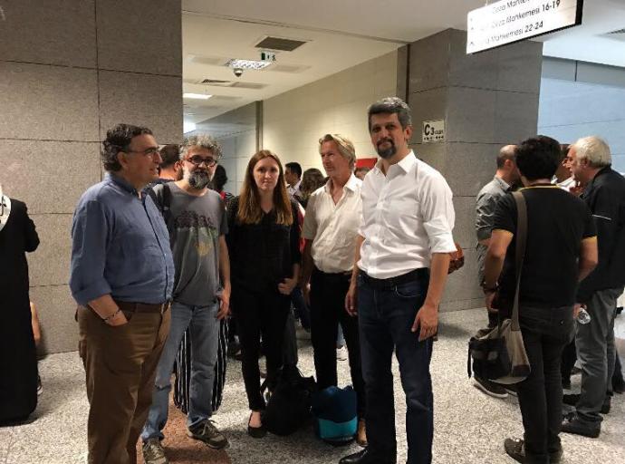 Hangi politikacı daha çekici ve karizmatik? Fotoğraflarını paylaştığım Garo Paylan mı, Berat Albayrak mı yoksa Eren Erdem mi?