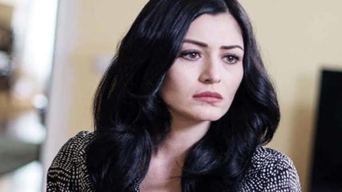 Naz Elmas mı Deniz Çakır mı daha sexy?