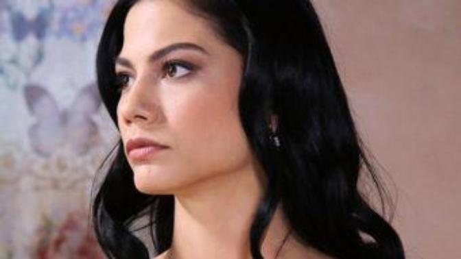 Demet Özdemir nasıl daha sexy?