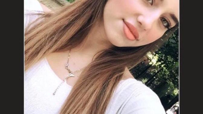 Sizce çok yakışıklı bir çocuk orta güzellikte bir kıza bakar mı?