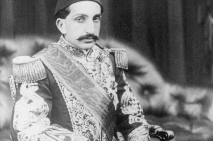 Adolf Hitler mi AbdülHamid Han mı? Hangisi Dünya Tarihinde Daha İyi Lider?