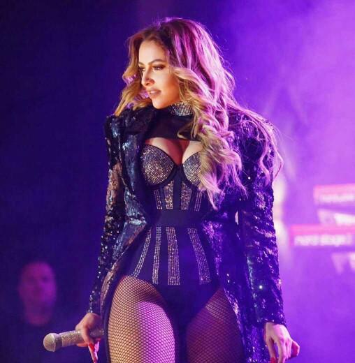 Evet Arkadaşlar Sizce Hangisi ? Hadise Açıkgöz mü ? Yoksa Aleyna Tilki mi ??
