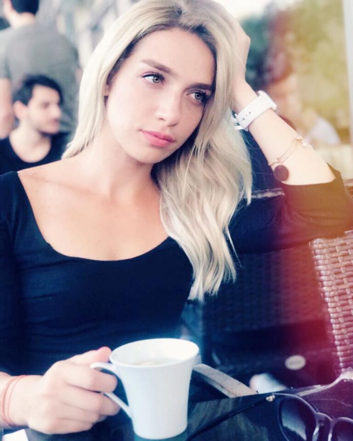 Pelin çift mi? Cansu canan özgen mi?