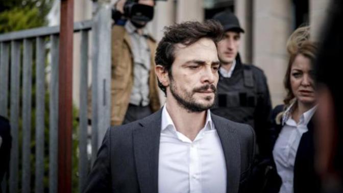 Sizce Ahmet Kural yakışıklı mı?
