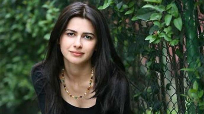 Nesrin Cavadzade mi? Cansu Canan Özgen mi daha güzel?