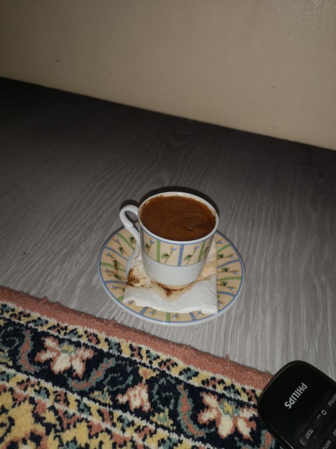 Saat sabaha karşı 4 mü deseeemm gece 4 mü desem bilemedim. Saat 4 te Türk kahvesi içme sebebim sizce ne olabilir⬇️?