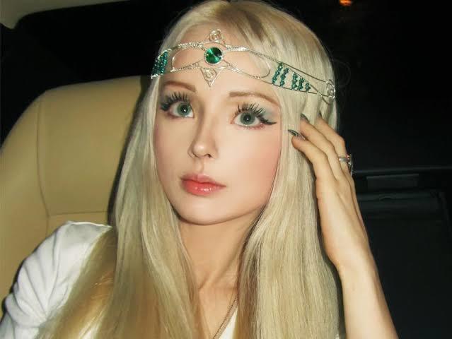 Danla Biliç, mide küçültme ameliyatı ile “Barbie bebek” oldu! Güzellik için estetik olur muydunuz?