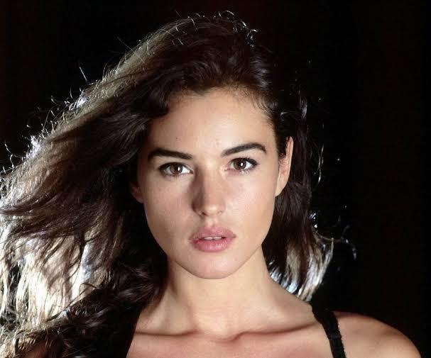 Monica Bellucci neden çok beğeniliyor? Bir de sadece Türkiyede mi popüler?