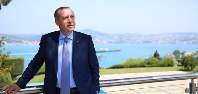Bülent Ecevit mi Recep Tayyip Erdoğan mı? Hangisi Daha İyi Bir Lider?