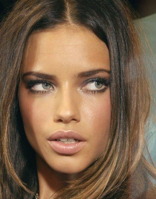 Gülşen Bubikoğlu mu daha güzel Adriana Lima mı?